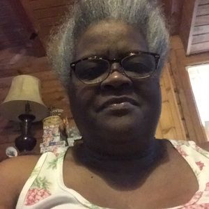 Meet your Posher, Pamela